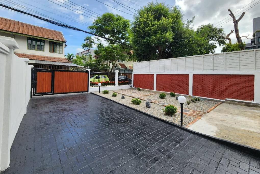 Boxsoon Nimman 2 # 4Beds 3Baths Villa Chiang Mai Exterior foto